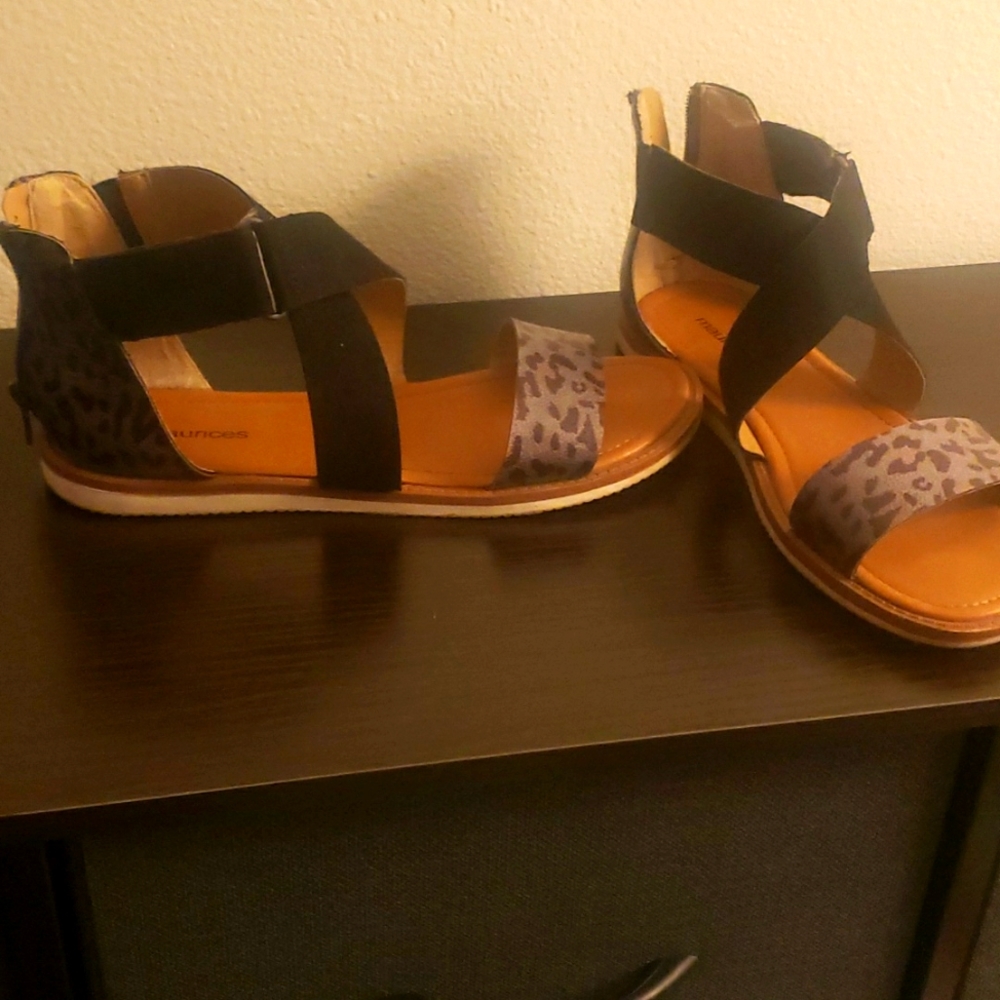 Sandals - Picture 2 of 3